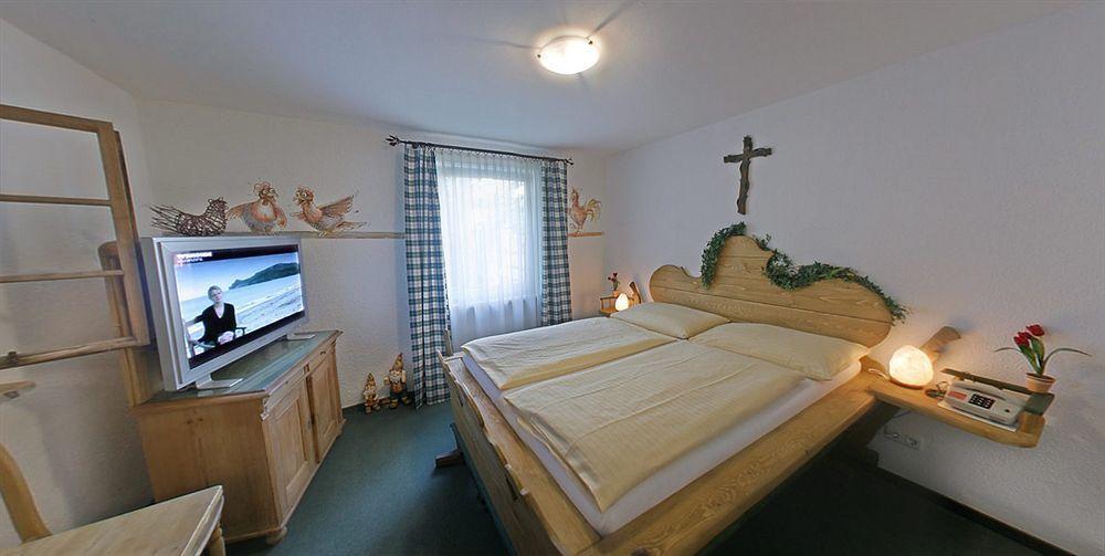 Mama Muh Self-Check-In Hotel Линц Екстериор снимка