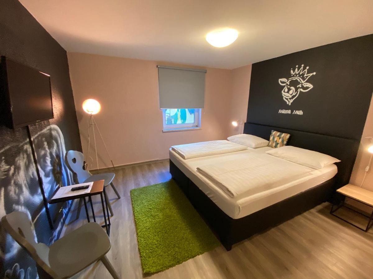 Mama Muh Self-Check-In Hotel Линц Екстериор снимка