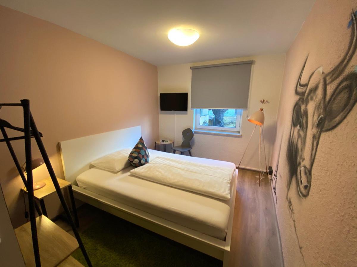 Mama Muh Self-Check-In Hotel Линц Екстериор снимка