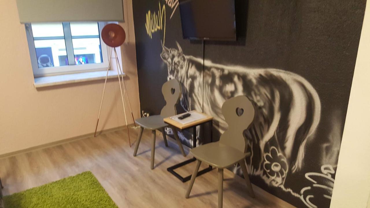 Mama Muh Self-Check-In Hotel Линц Екстериор снимка