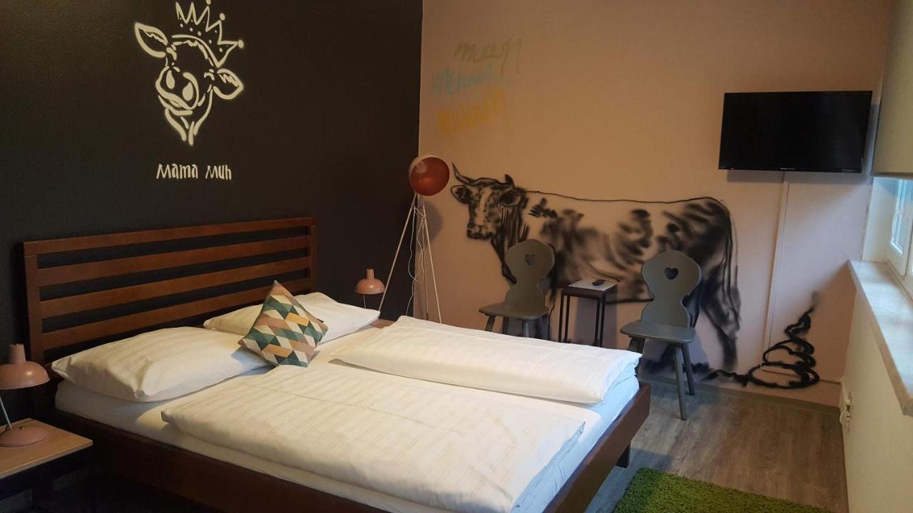 Mama Muh Self-Check-In Hotel Линц Екстериор снимка