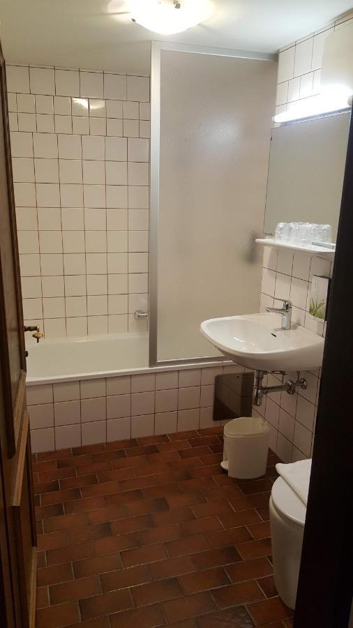 Mama Muh Self-Check-In Hotel Линц Екстериор снимка