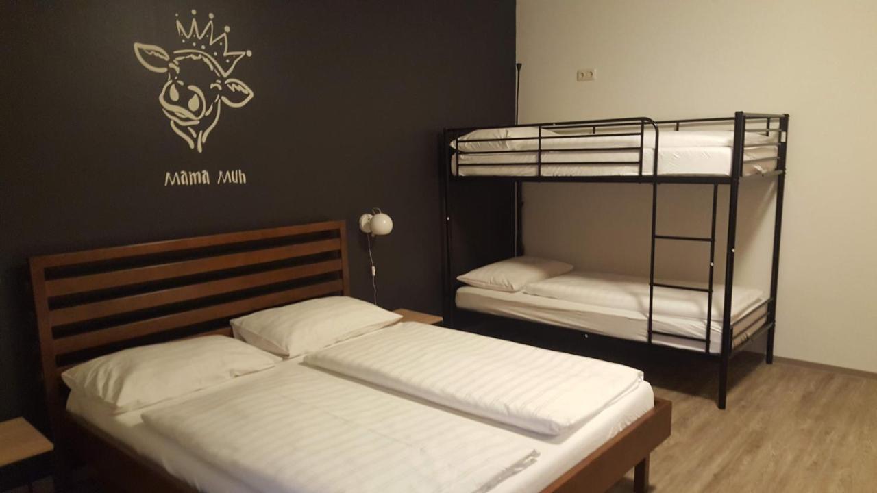 Mama Muh Self-Check-In Hotel Линц Екстериор снимка